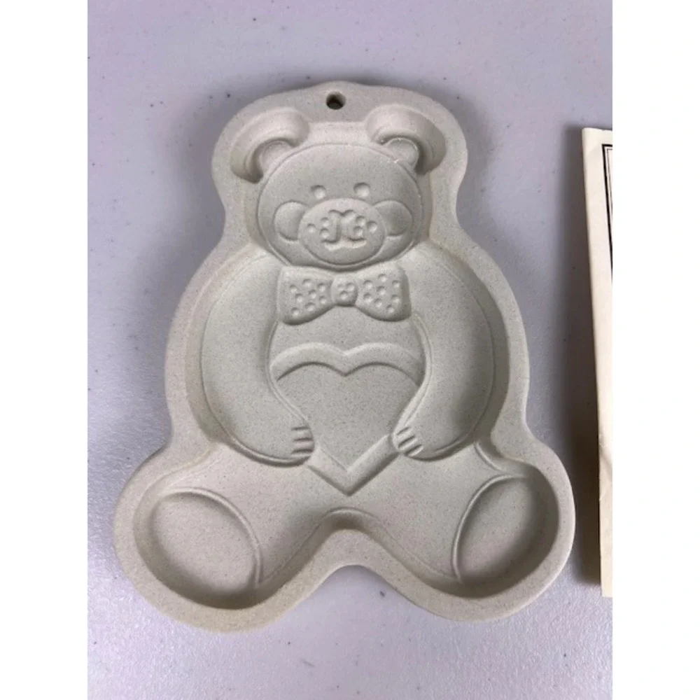 Pampered Chef Teddy Bear Clay Cookie Mold Vintage 1991 Stoneware with Recipes